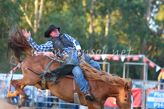 pictonrodeo2013two_0098