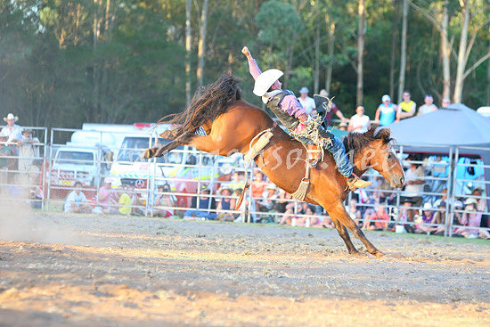 pictonrodeo2013two_0122