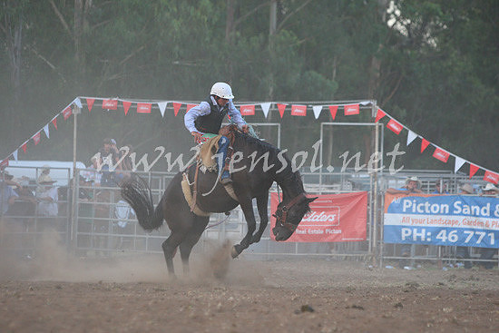 pictonrodeo2013two_0281