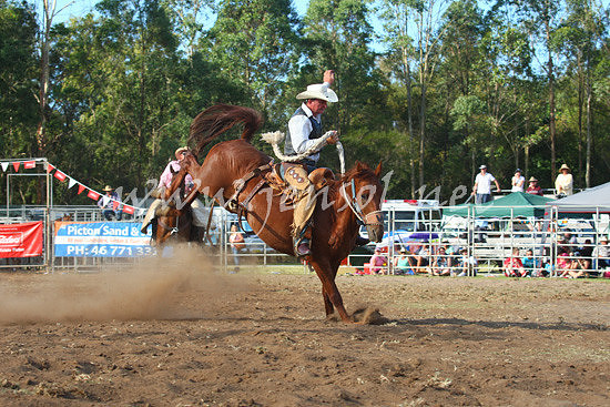 pictonrodeo2013one_0907