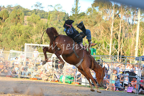 pictonrodeo2013two_0110