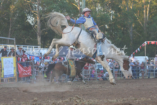 pictonrodeo2013two_0176