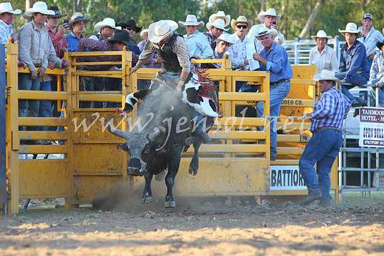 pictonrodeo2013one_1180