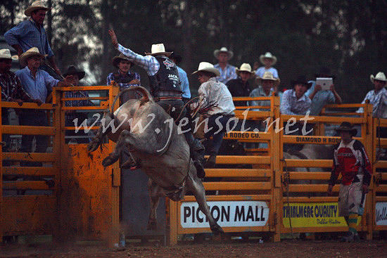 pictonrodeo2013two_0404