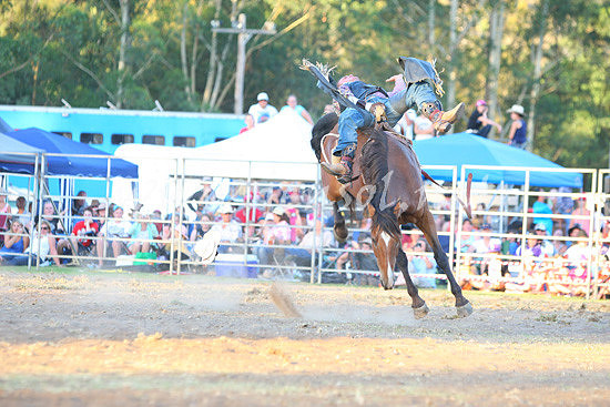 pictonrodeo2013two_0131