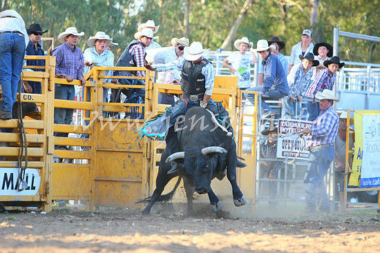 pictonrodeo2013one_1203