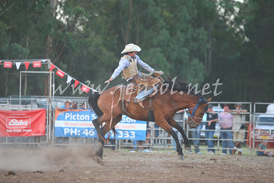 pictonrodeo2013two_0268