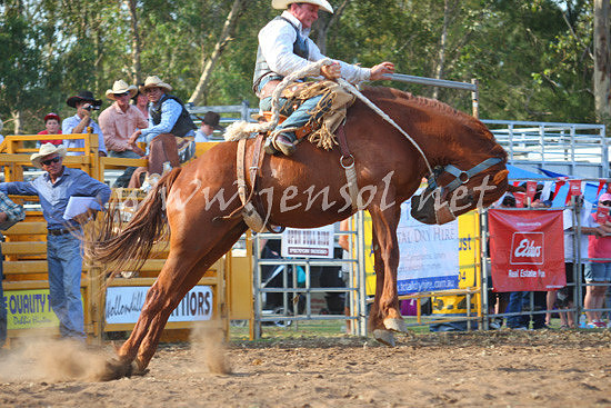 pictonrodeo2013one_0900