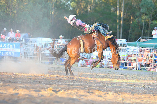 pictonrodeo2013two_0120