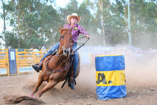pictonrodeo2013one_0977