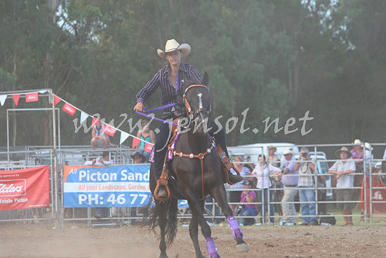 pictonrodeo2013one_1027
