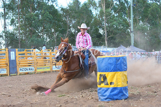 pictonrodeo2013one_0986