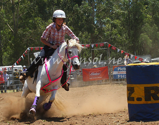 pictonrodeo2013one_0356_edited-1