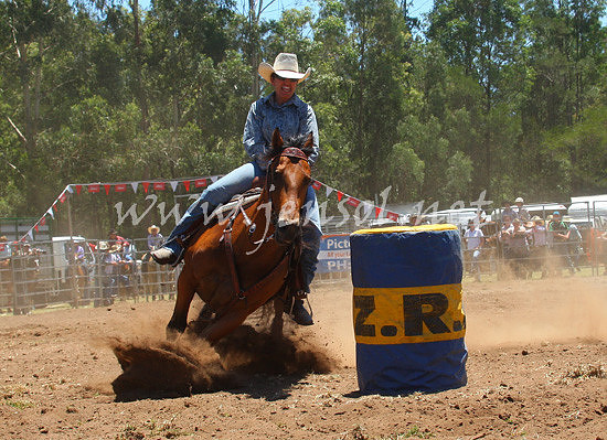pictonrodeo2013one_0297_edited-1