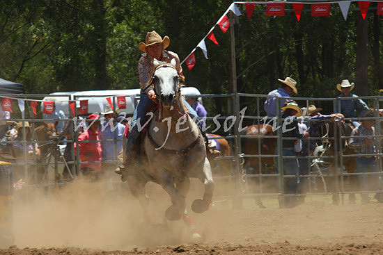 pictonrodeo2013one_0345