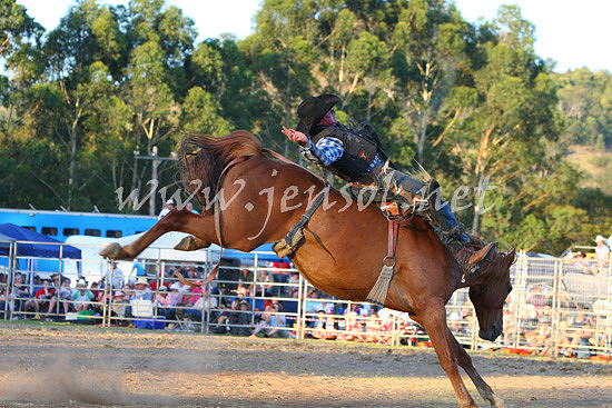 pictonrodeo2013two_0104